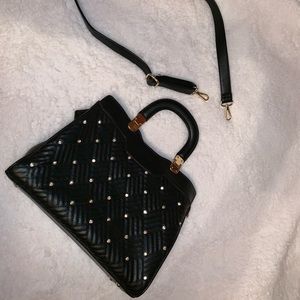 Women’s Fashionable Leather bag w/ shoulder strap